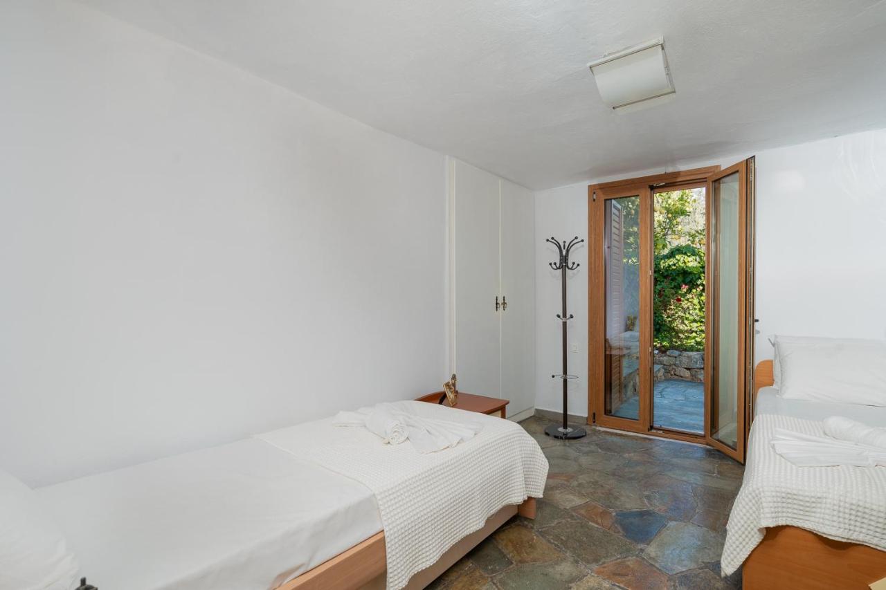 Villa Beis Porto Rafti Exterior photo