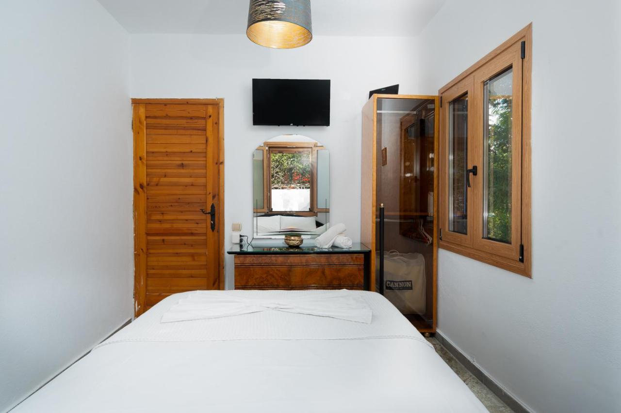 Villa Beis Porto Rafti Exterior photo