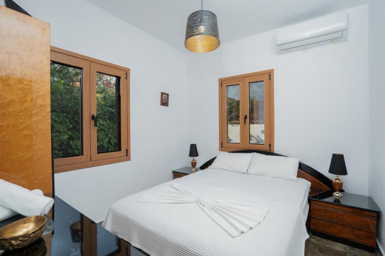Villa Beis Porto Rafti Exterior photo